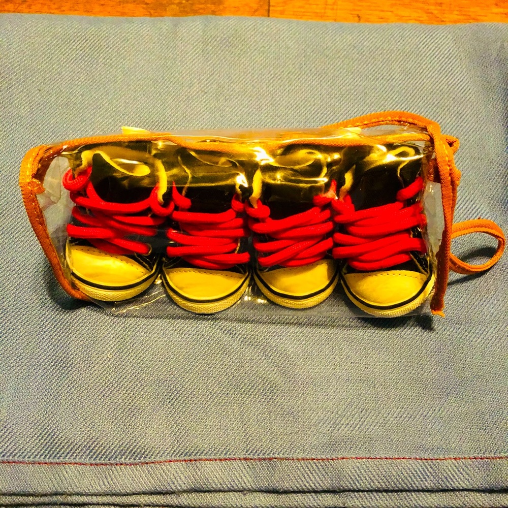Pets sneakers